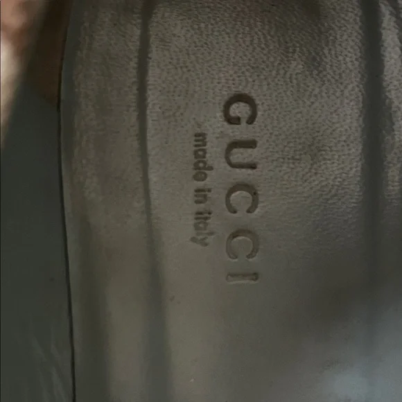 Gucci Women's Tan and Cream Patterned Flats - Picture 2 of 4